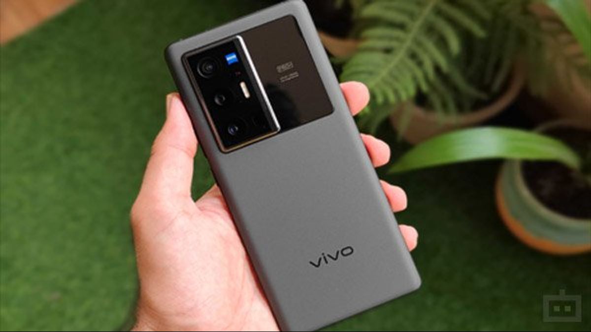 Vivo X80 Pro ve Galaxy S22 Plus